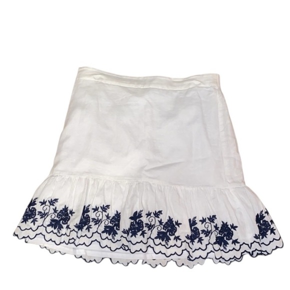 J. Crew Factory Navy Blue Floral Embroidered Skirt in White- Size Medium - Picture 1 of 6